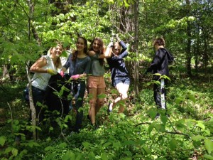 Hard working WIS 9th graders removing invasive species at Tregaron (Photo by Bonnie LePard)