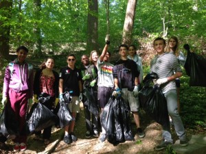 Washington International School 9th graders engage in community service at Tregaron (photo by Bonnie LePard)