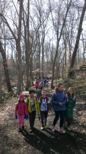 urbanadventure kids on trail photo